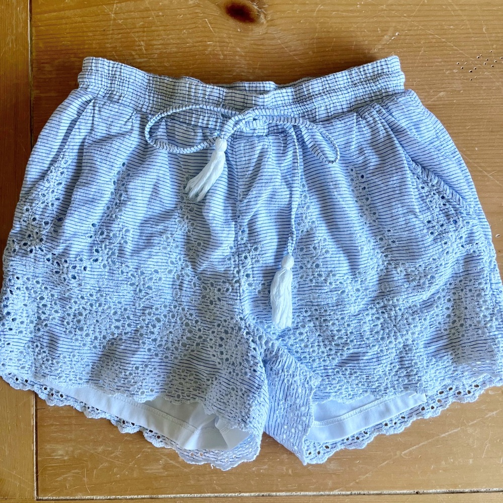 Francesca’s | Blue Rain | Boho shorts | Size Small